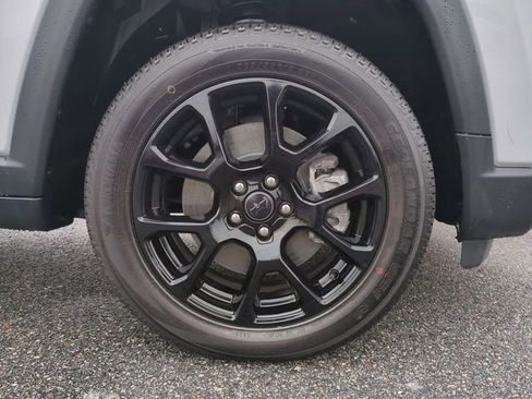 New 2026 Jeep Compass Latitude image 11