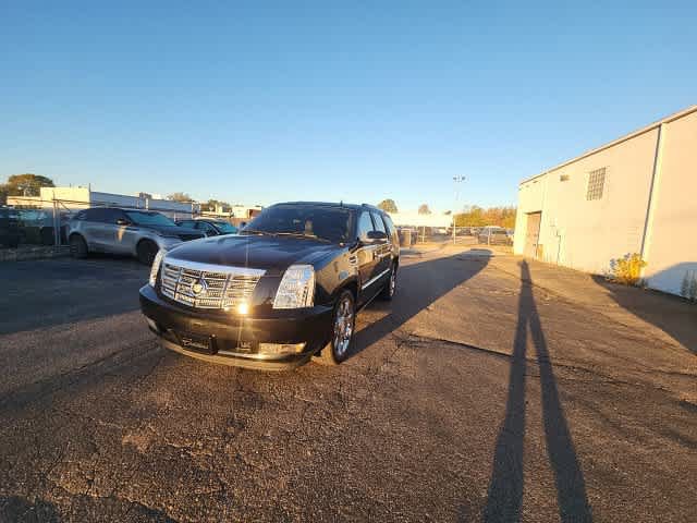 Used 2011 Cadillac Escalade Premium AWD/4WD image 4