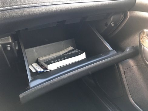 Used 2023 GMC Acadia SLE w/ Driver Convenience Package image 30