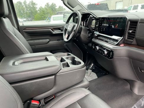 Used 2024 GMC Sierra 1500 SLT AWD/4WD image 39