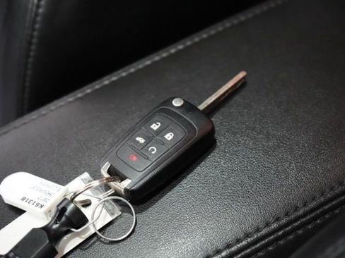 Used 2017 Chevrolet Equinox Premier w/ Enhanced Convenience Package image 39