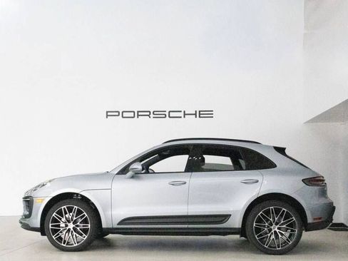 Certified 2026 Porsche Macan AWD/4WD image 2