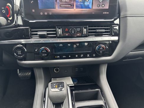 New 2026 Nissan Pathfinder SL AWD/4WD image 18