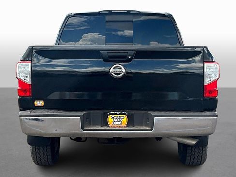Used 2017 Nissan Titan SV image 4