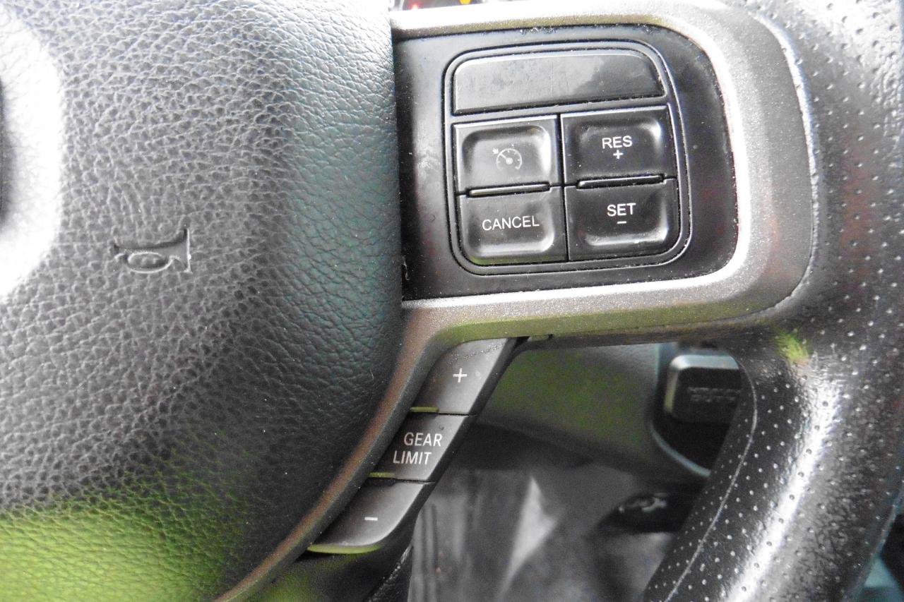 Used 2022 RAM 2500 Tradesman w/ Chrome Appearance Group RWD image 7