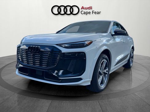 New 2027 Audi Q6 e-tron Premium Plus AWD/4WD image 1