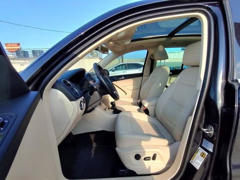 Used 2016 Volkswagen Tiguan SE FWD image 14