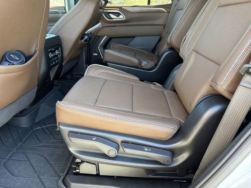 Used 2024 Chevrolet Tahoe High Country w/ Premium Package image 18