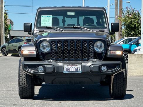 Used 2023 Jeep Gladiator Sport AWD/4WD image 8