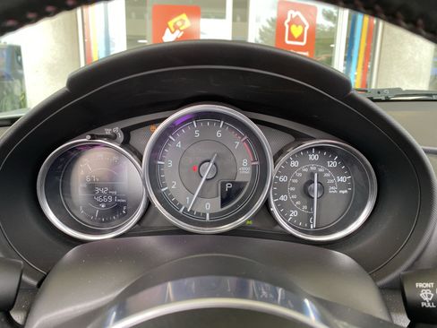 Used 2017 MAZDA MX-5 Miata Club image 21