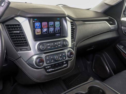 Used 2020 Chevrolet Suburban LS image 27