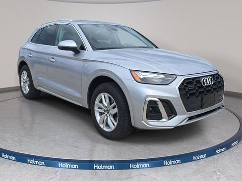 Used 2023 Audi Q5 2.0T Premium w/ Convenience Package AWD/4WD image 4
