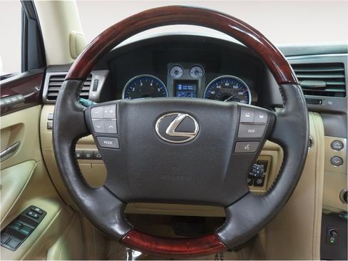 Used 2011 Lexus LX 570 4WD image 15