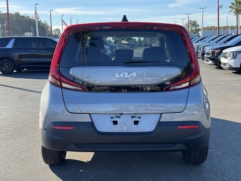 Certified 2022 Kia Soul LX image 6