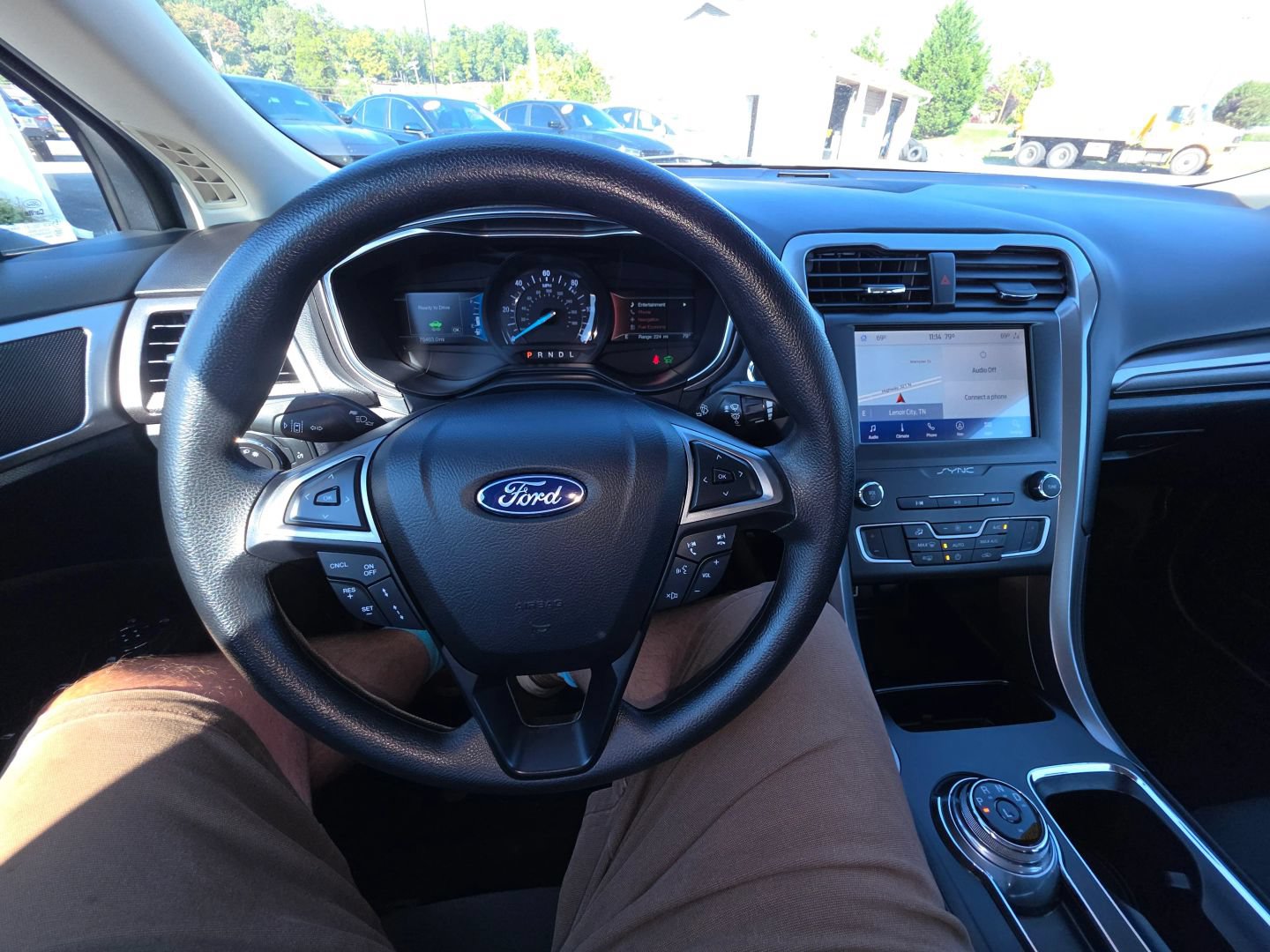 Used 2020 Ford Fusion SE FWD image 13