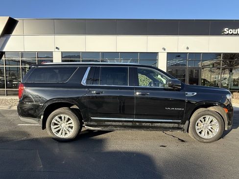 Used 2022 GMC Yukon XL SLT image 8