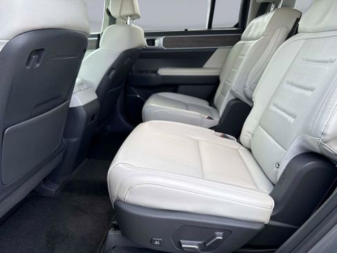 Used 2024 Hyundai Santa Fe Calligraphy FWD image 17
