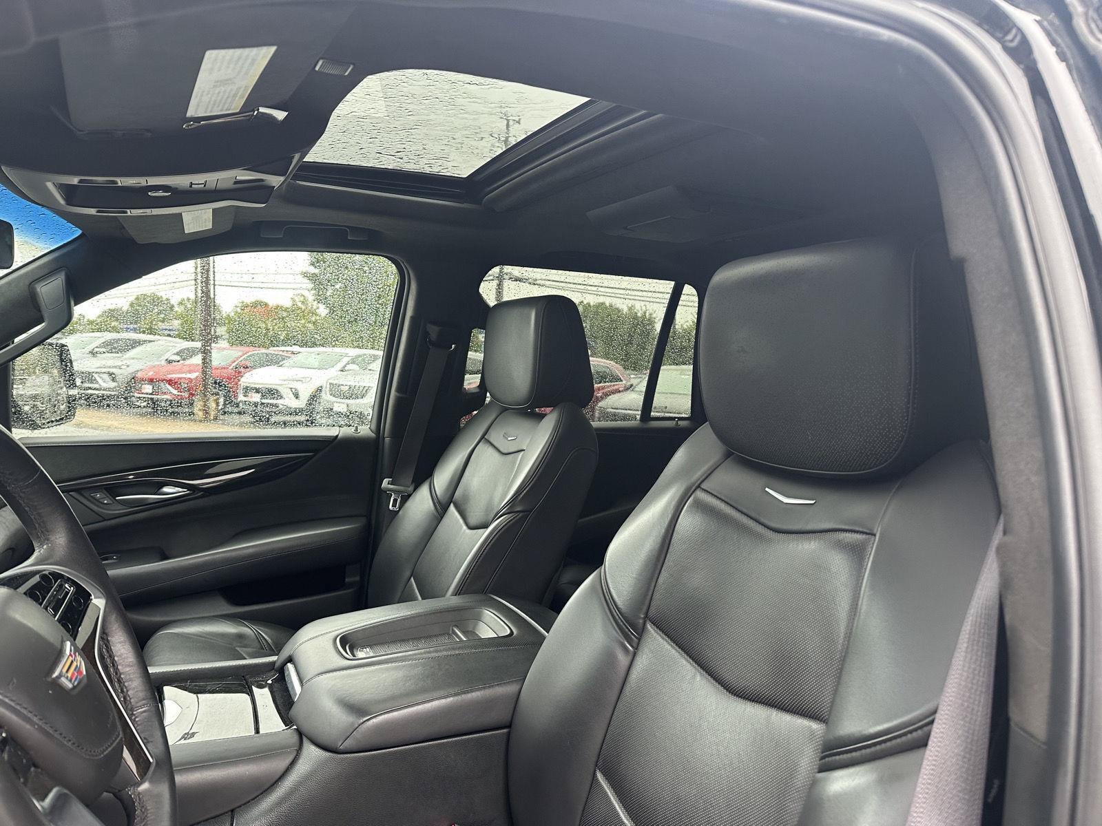 Used 2017 Cadillac Escalade Platinum AWD/4WD image 6