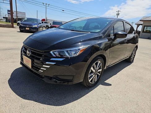 Used 2023 Nissan Versa SV FWD image 1