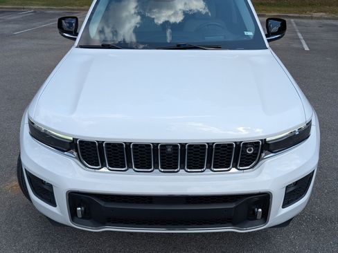 Used 2023 Jeep Grand Cherokee Overland w/ Adv Protech Group III RWD image 12