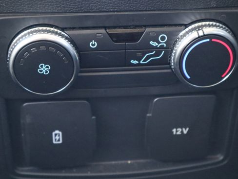 Used 2022 Ford Explorer XLT w/ Equipment Group 202A image 27