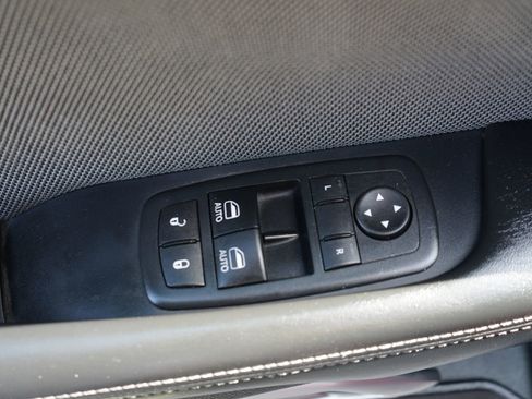 Used 2016 Dodge Challenger R/T w/ Driver Convenience Group image 22