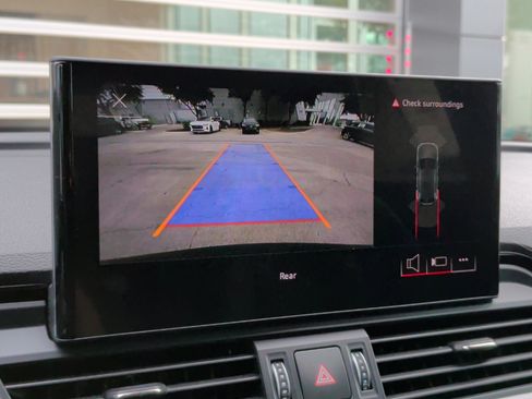 Used 2022 Audi Q5 2.0T Premium image 24