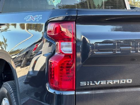 Used 2024 Chevrolet Silverado 1500 LT image 45