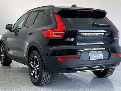 New 2026 Volvo XC40 B5 Core w/ Protection Package Premier AWD/4WD image 3