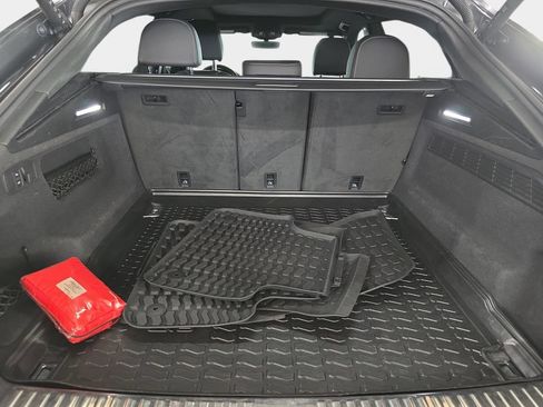 Used 2019 Audi Q8 Premium Plus w/ Premium Plus AWD/4WD image 30