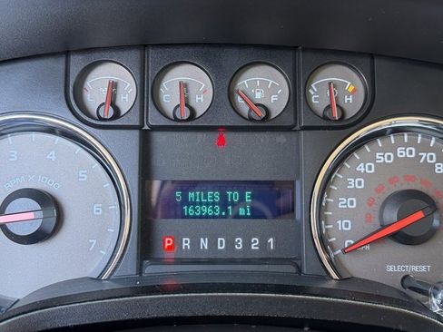 Used 2010 Ford F150 XLT image 9