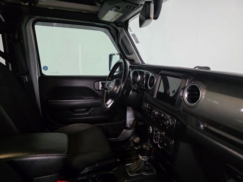 Used 2022 Jeep Gladiator Overland AWD/4WD image 24