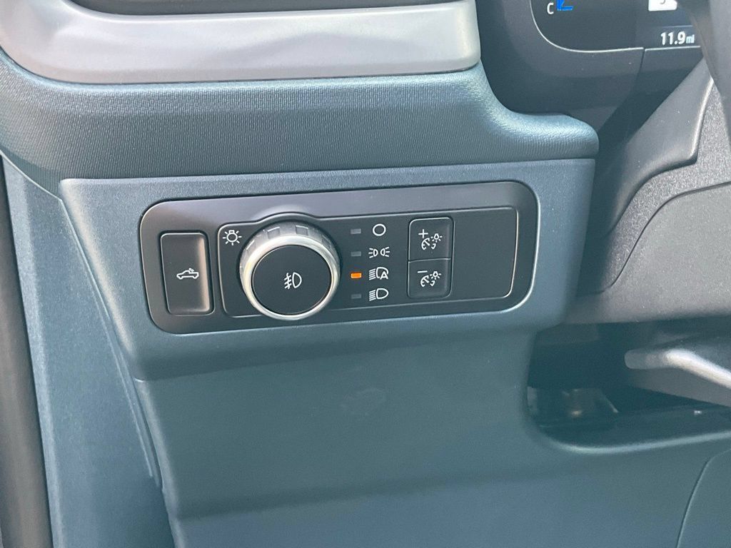 Used 2025 Ford Maverick Lobo AWD/4WD image 14