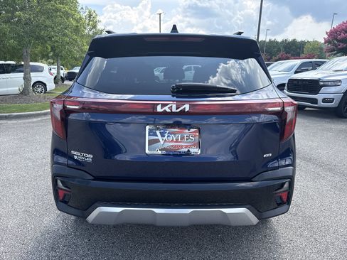 Used 2024 Kia Seltos SX w/ SX Sunroof Package AWD/4WD image 6