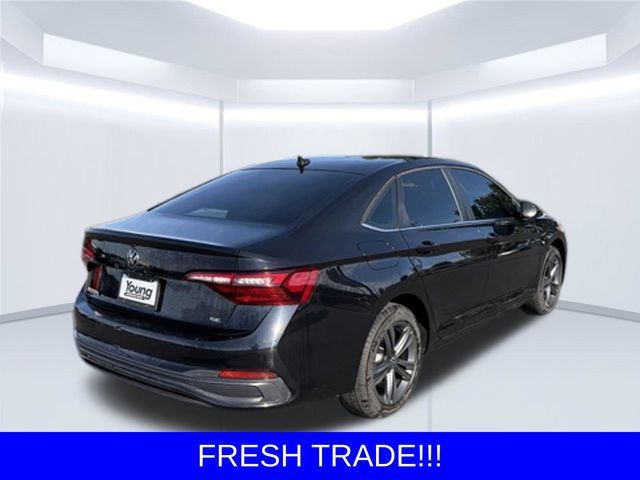Used 2022 Volkswagen Jetta SE FWD image 7