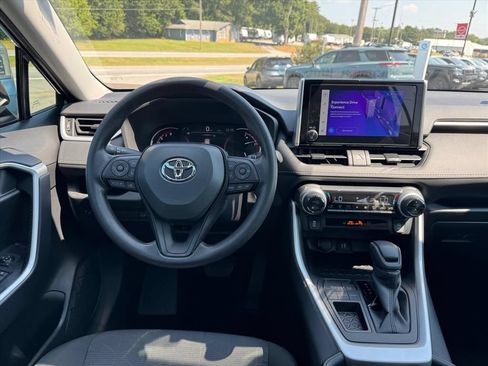 Used 2025 Toyota RAV4 XLE w/ Convenience Package FWD image 14