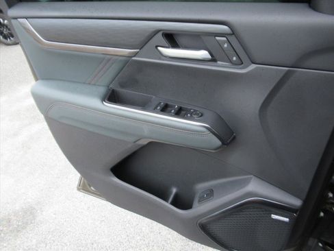 Used 2025 GMC Acadia AT4 image 26