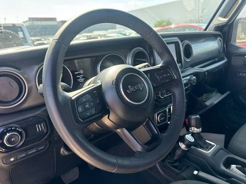 Used 2023 Jeep Wrangler Unlimited AWD/4WD image 10