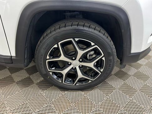 Used 2024 Jeep Compass Limited AWD/4WD image 2