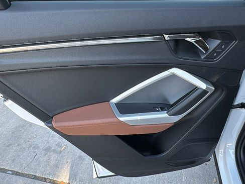 Certified 2025 Audi Q3 2.0T Premium image 16