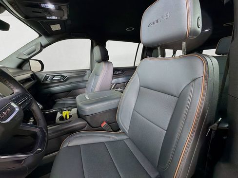 Used 2025 GMC Yukon XL AT4 w/ Premium Trailering Package AWD/4WD image 12