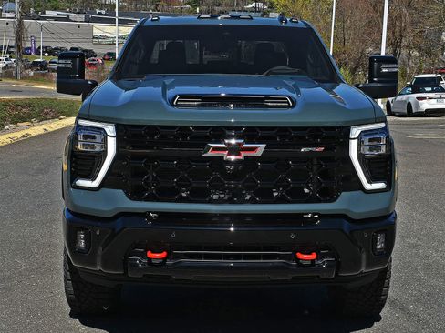 New 2026 Chevrolet Silverado 2500 ZR2 w/ LPO, Dark Essentials Package AWD/4WD image 5
