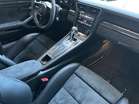 Used 2018 Porsche 911 GT2 RS RWD image 16