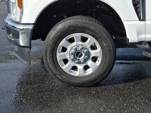 Used 2024 Ford F250 XLT AWD/4WD image 8