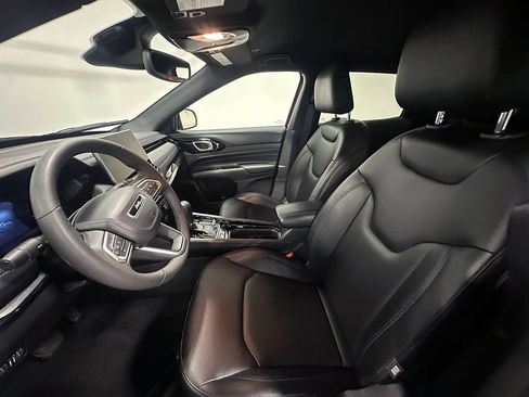 Used 2026 Jeep Compass Limited AWD/4WD image 3
