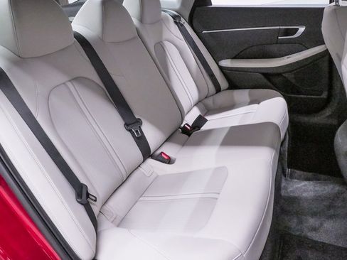 Used 2025 Hyundai Sonata SE image 11