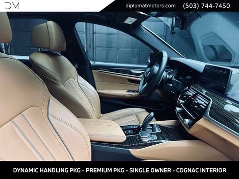 Used 2020 BMW M550i xDrive w/ Dynamic Handling Package AWD/4WD image 20