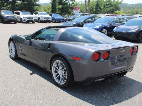 Used 2010 Chevrolet Corvette Coupe w/ 1LT RWD image 7
