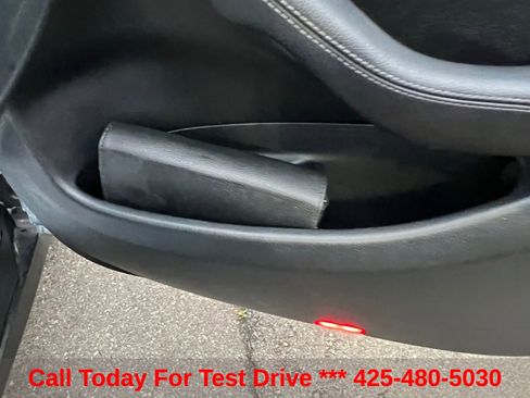 Used 2018 Mercedes-Benz GLC 300 4MATIC image 32