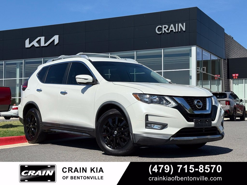 Used 2017 Nissan Rogue SV w/ SV Premium Package FWD image 1